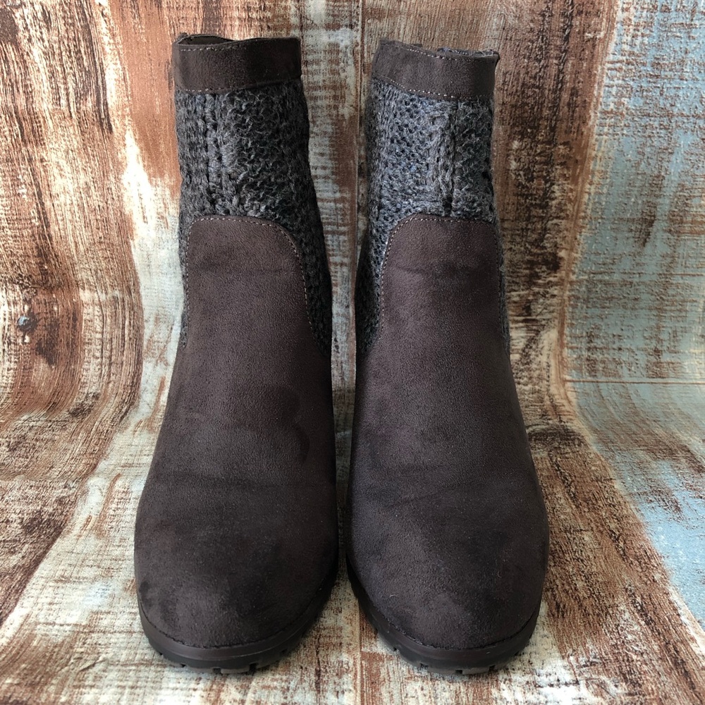 ⬇️Juicy Couture Brown Suede &Sweater Ankle boots